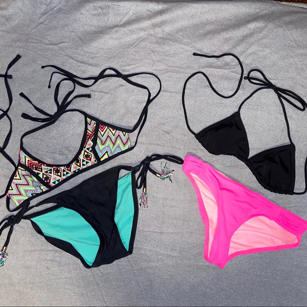 2 Bikinis